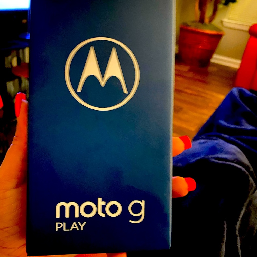 Moto g play 2021 cell phone (Verizon)